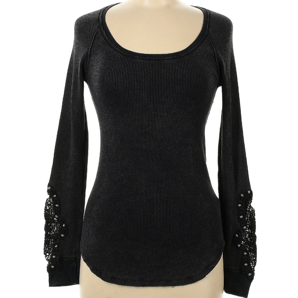 Free People We The Free Synergy Charcoal Gray Thermal Top- Crochet Lace Cuffs - Picture 6 of 8